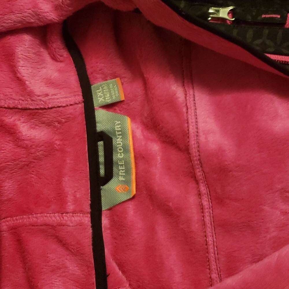 free country, jacket, XXL 14/16, outside: black, inside: fuzzy pink.